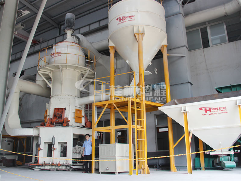 霞石粉，超細磨粉機，霞石磨粉機，超細立磨，超細立式磨粉機，磨粉機價格，磨粉機械，磨粉設備，桂林鴻程