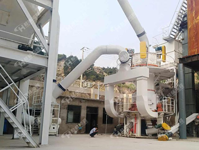 立式磨粉機(jī)市場，超細(xì)立式磨粉機(jī)，HLMX超細(xì)立磨，超細(xì)磨粉機(jī)，客戶現(xiàn)場