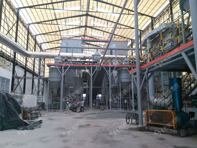 螢石粉的用途，螢石礦干磨機(jī)，螢石磨粉機(jī)，螢石雷蒙磨，雷蒙磨粉機(jī)，磨粉機(jī)廠家，客戶現(xiàn)場(chǎng)