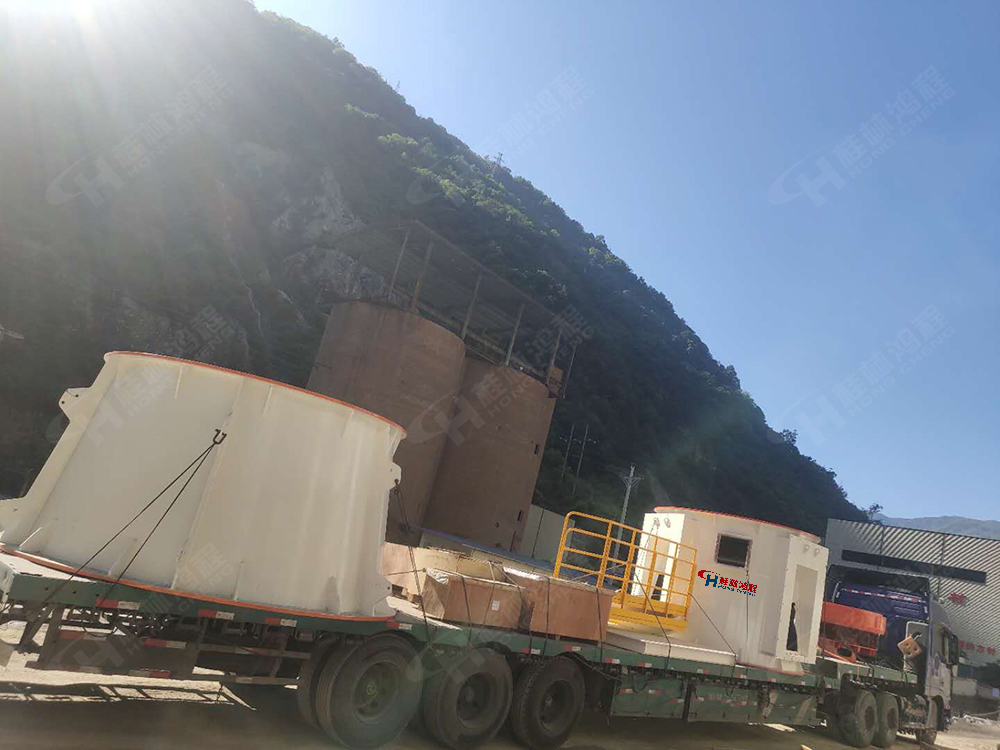 國內某碳酸鈣企業迎來三臺HLMX1700超細磨粉機立式磨粉機和HC1900大型雷蒙磨安裝工程順利開展喜訊! 國內某碳酸鈣企業迎來三臺HLMX1700超細磨粉機立式磨粉機和HC1900大型雷蒙磨安裝工程順利開展喜訊!